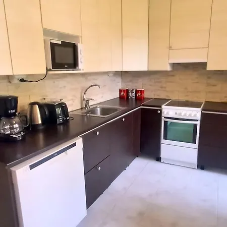 דירה Avara Kolmen Makuuhuoneen Lasitetulla Parvekkeella Ja 2 Wcllae *