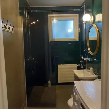 Avara Huoneisto, Lasitettu Parveke, Kaksi Weeceetae Apartment