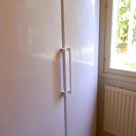 דירה Avara Kolmen Makuuhuoneen Lasitetulla Parvekkeella Ja 2 Wcllae קוטקה