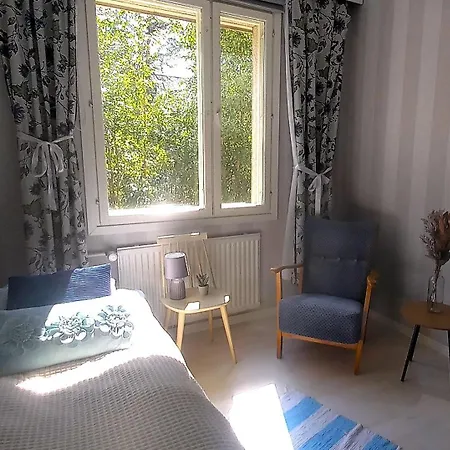 Avara Huoneisto, Lasitettu Parveke, Kaksi Weeceetae * Kotka