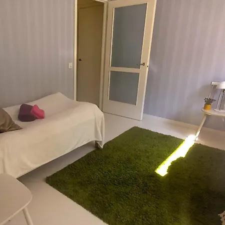 Avara Kolmen Makuuhuoneen Lasitetulla Parvekkeella Ja 2 Wcllae קוטקה