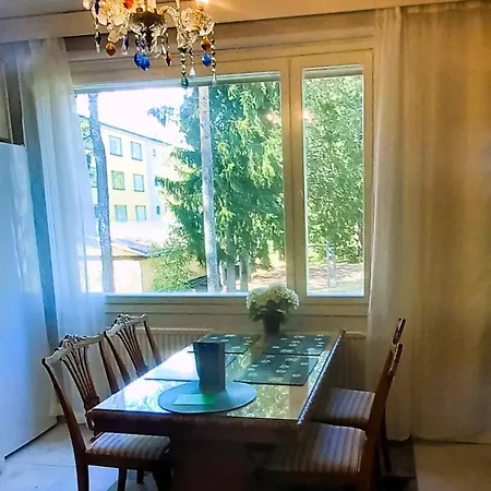 Avara Kolmen Makuuhuoneen Lasitetulla Parvekkeella Ja 2 Wcllae דירה *
