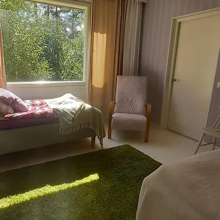 Avara Huoneisto, Lasitettu Parveke, Kaksi Weeceetae * Kotka