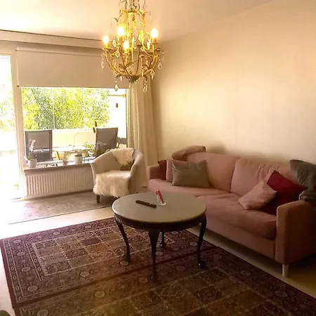 Avara Kolmen Makuuhuoneen Lasitetulla Parvekkeella Ja 2 Wcllae דירה *