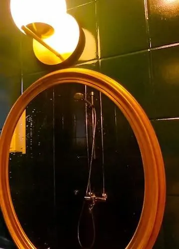 Avara Huoneisto, Lasitettu Parveke, Kaksi Weeceetae דירה *